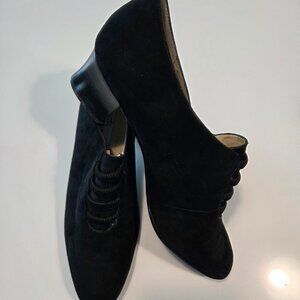 Black Suede Trotters 9 1/2